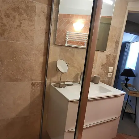 Au Coeur Du Village Duplex De Charme Apartamento *